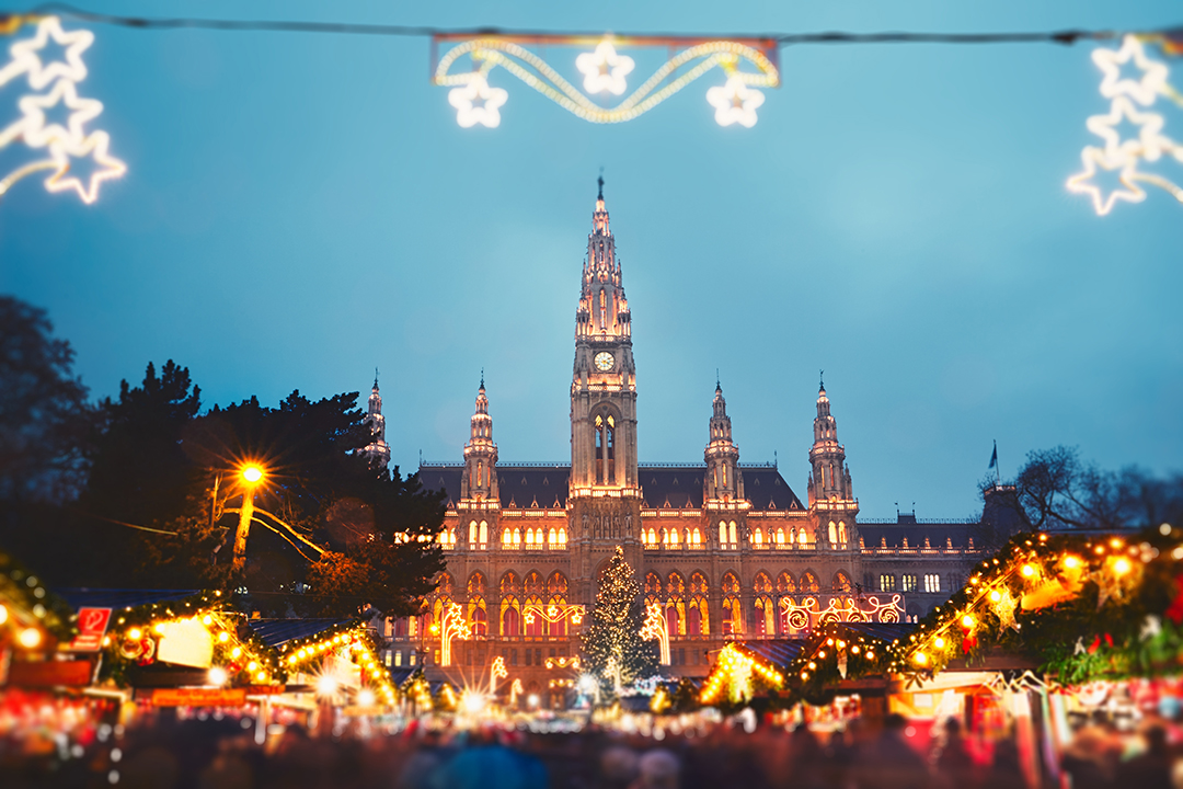 Bozicne_trznice_in_praznicni_Dunaj_-_Christmas_Markets_and_Holiday_Vienna_-_ENVATO.jpg
