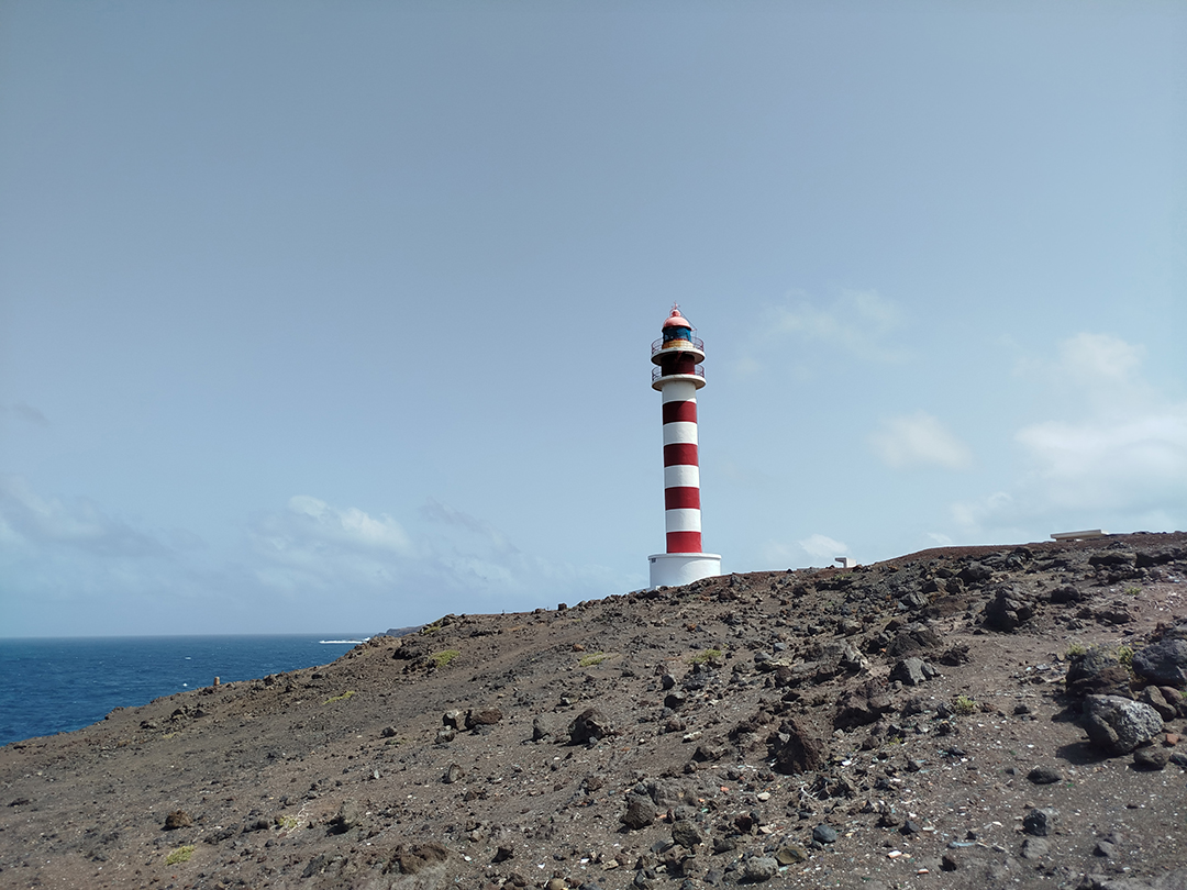 Faro de Punta Sardina lighthouse offers peace, ocean views, and the wild northwestern coast of Gran Canaria.