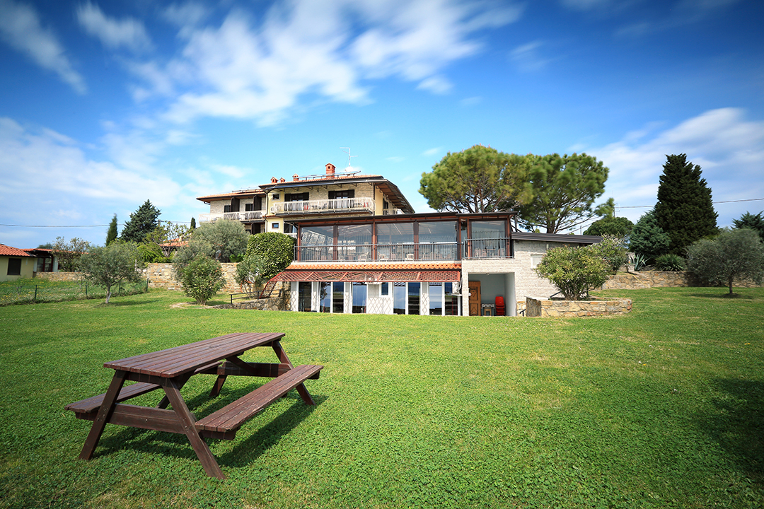 Hostel Panorama in Portorož offers a relaxing stay overlooking the Slovenian coast.